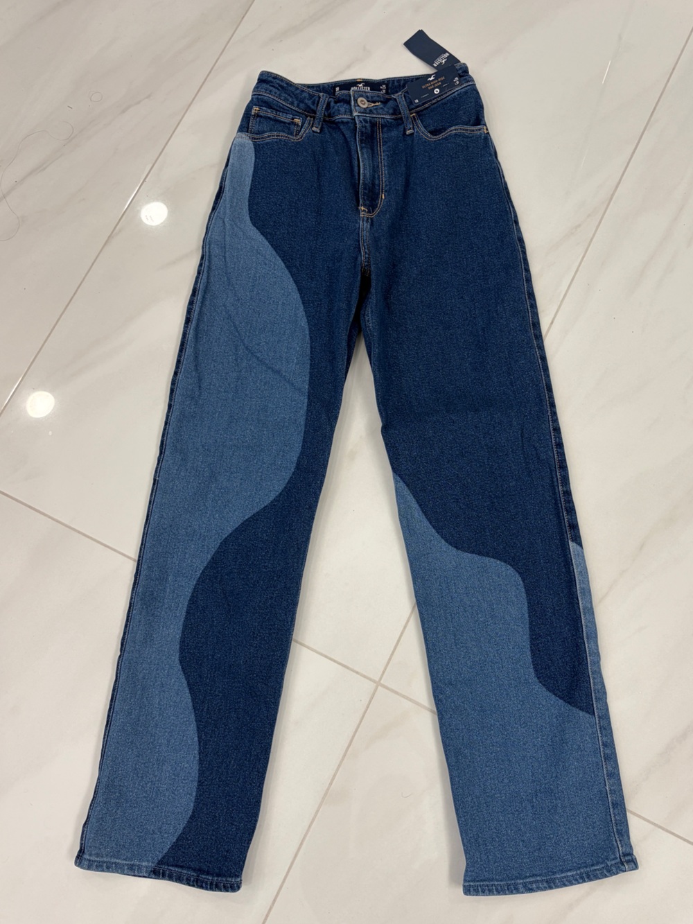 NWT Hollister Two-Tone Wave Patch Ultra High Rise Dad Jeans - 25x31